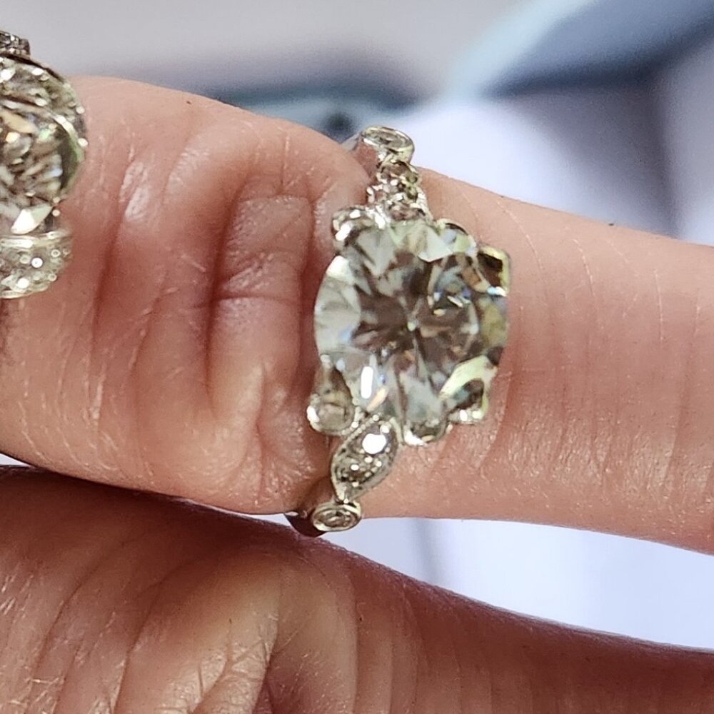 Vintage PLATINUM solitaire ENGAGMENT RING 2 CT Charles Colvard Moissanite. Sz 6 - Picture 6 of 16